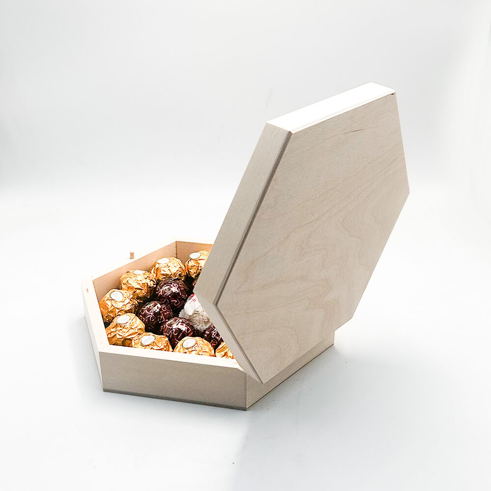 Czekoladki Ferrero w drewnianym pudełku - obrazek 5